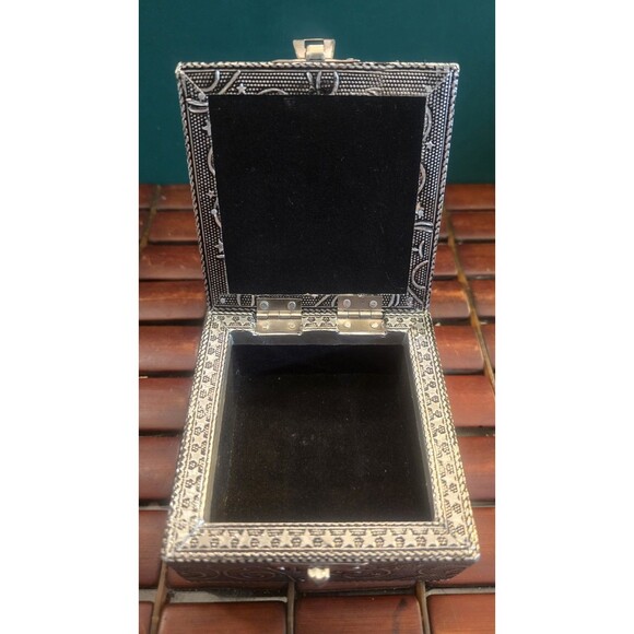 I Love You To The Moon and Back Silver Tone Jewelry / Trinket Box 4"x4"x2" - Picture 6 of 7